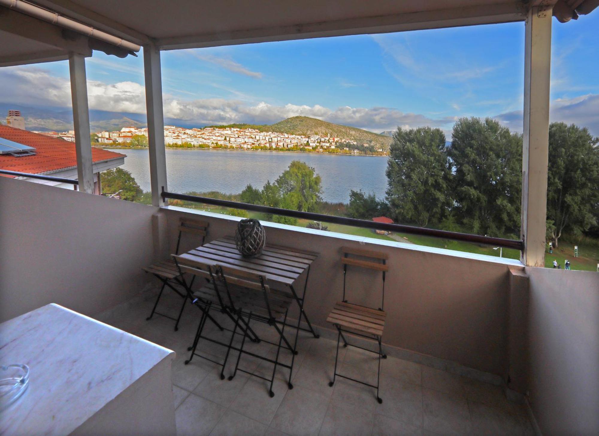 Swan Lake Front Apartment Kastoria Exterior foto